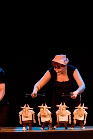 LOS TRES CERDITOS Y LOS SIETE CABRITILLOS, 22/11, 12.00 h
